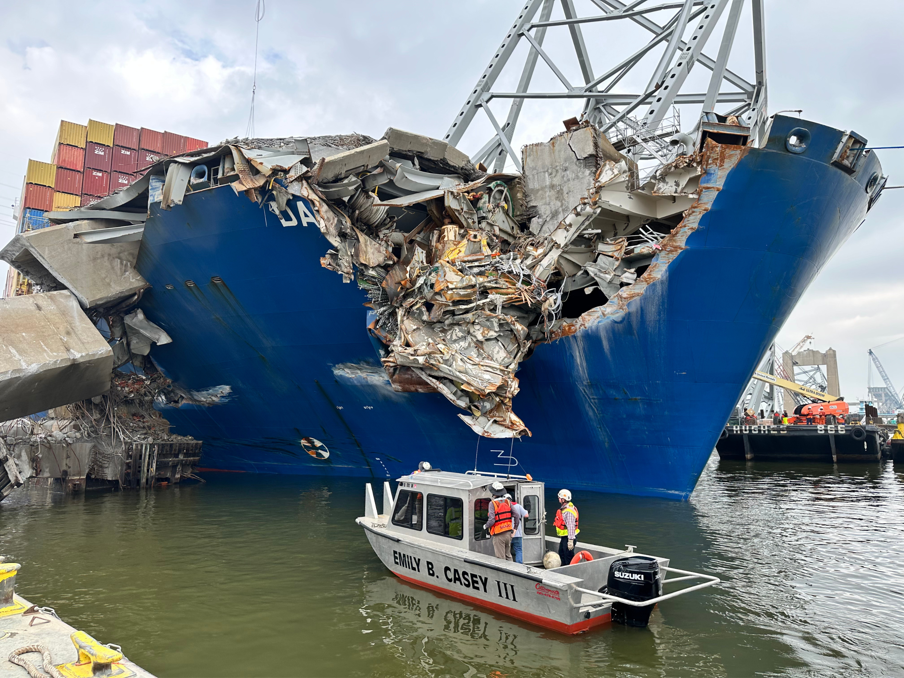 key bridge collapse baltimore safety and work boats crew